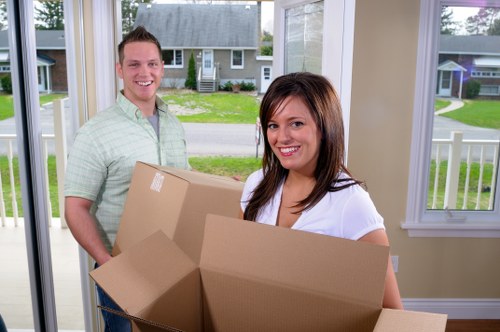 Local home removals team planning a Croydon house move