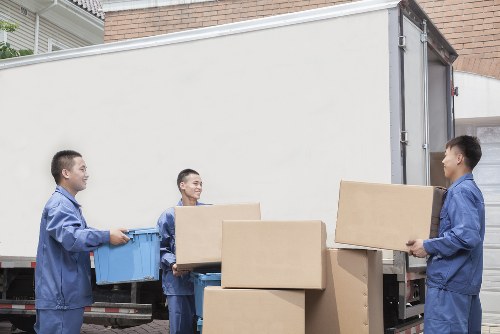 Residential packing support for a family move in Croydon